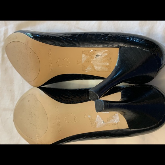 Arturo Chiang Black Patent Leather Pumps - Picture 5 of 6